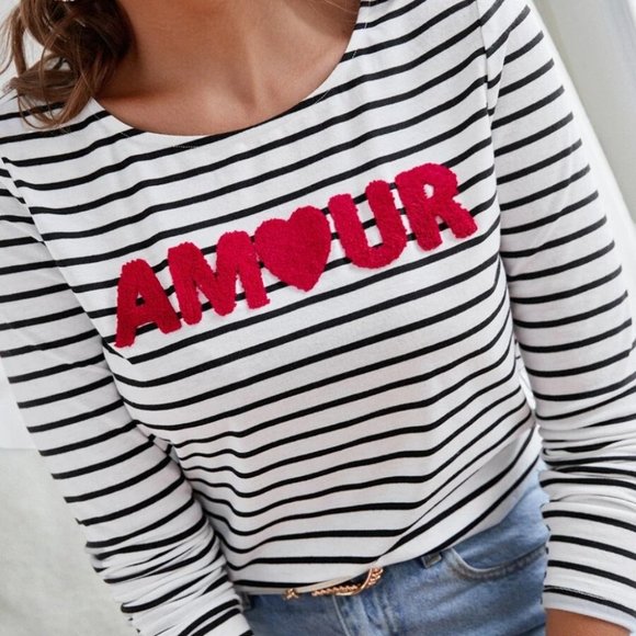 MODA ME COUTURE Tops - AMOUR Striped Letter Patched Casual Tee